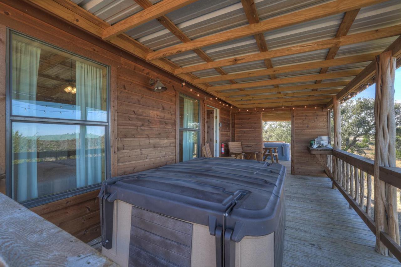 Rocky Ridge Cedar Cabin With Hot Tub & Amazing Views Crabapple Екстериор снимка