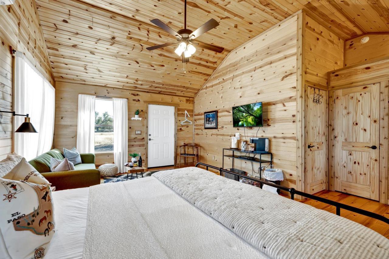Rocky Ridge Cedar Cabin With Hot Tub & Amazing Views Crabapple Екстериор снимка